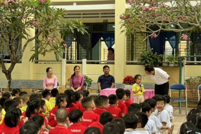 ?Sáng ngày 02/5/2024, Trường Mầm non 24/3 đã tổ chức hoạt động trải nghiệm: “Tham quan Trường Tiểu học số 2 Thị Trấn Châu Ổ”. Các con được làm quen với thầy cô giáo, các anh chị trong trường và tham gia một số hoạt động bổ ích. Đây cũng là tiền đề và hành trang mà các cô giáo chuẩn bị để các con tự tin bước vào lớp Một. Yêu các con❤️