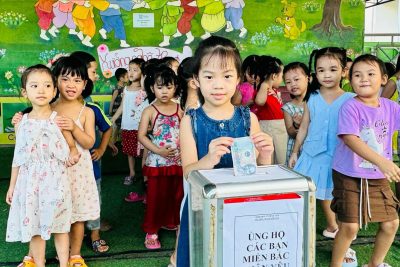 ?Cô và trò Trường Mầm non 24/3 chung tay ủng hộ đồng bào phía Bắc bị thiệt hại do bão số 3 và lũ lụt gây ra.