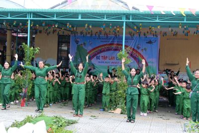 Kỉ niệm 79 năm ngày TLQĐNDVN (22/12/1944-22/12/2023), sáng nay Trường Mầm non 24/3-Bình Sơn tổ chức hoạt động trải nghiệm cho các cháu với chủ đề: “ Bé tập làm chiến sĩ” để các con được làm quen và thực hành các kĩ năng của người chiến sĩ!!! ❤️Phần 1: Các chiến sĩ đi hành quân